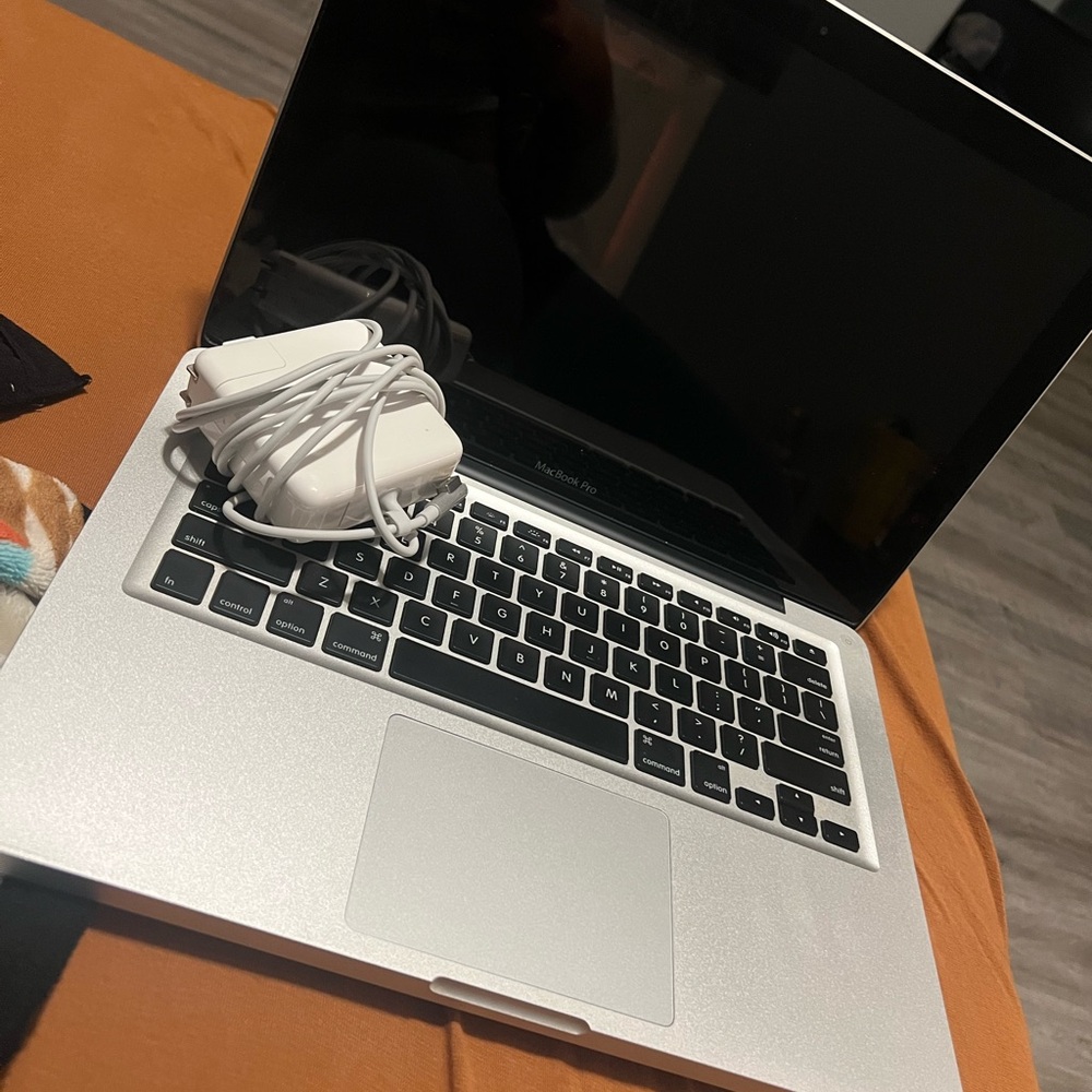 Apple MacBook Pro - Silver